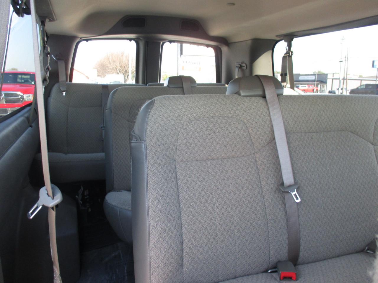 Chevrolet Express Passenger RWD 3500 155" LS 2019