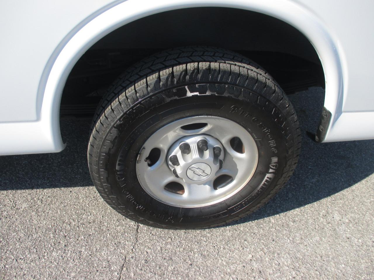 Chevrolet Express Passenger RWD 3500 155" LS 2019