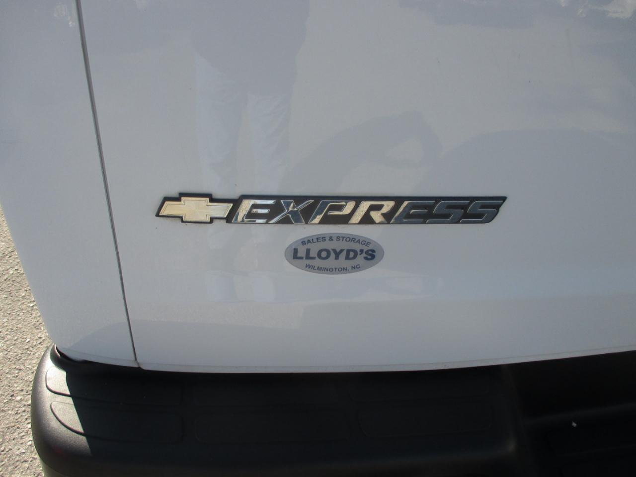 Chevrolet Express Passenger RWD 3500 155" LS 2019