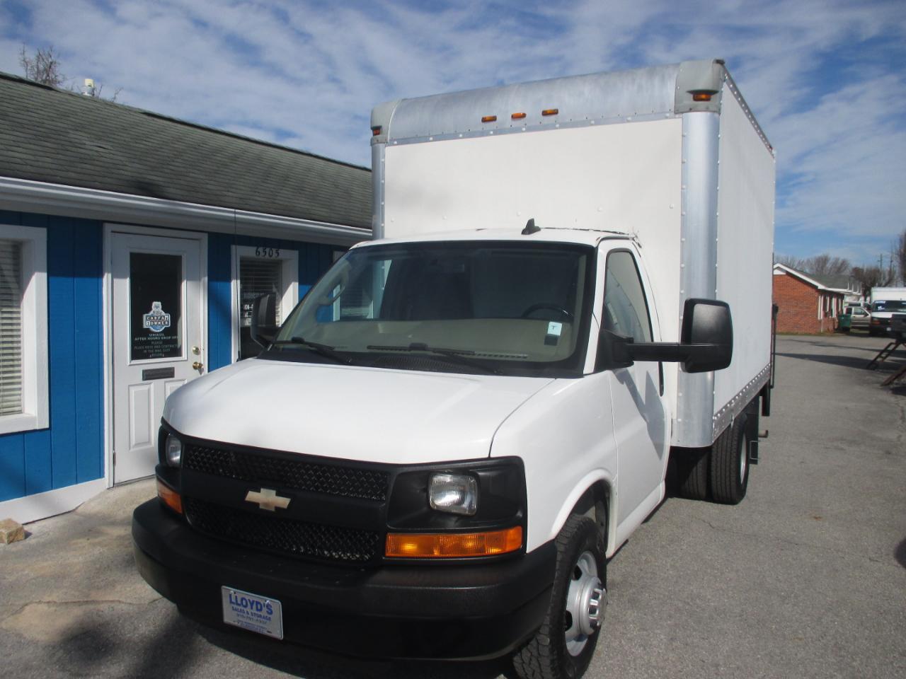 Chevrolet Express Commercial Cutaway 3500 Van 139" 2016