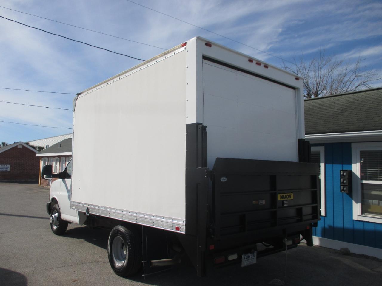 Chevrolet Express Commercial Cutaway 3500 Van 139" 2016