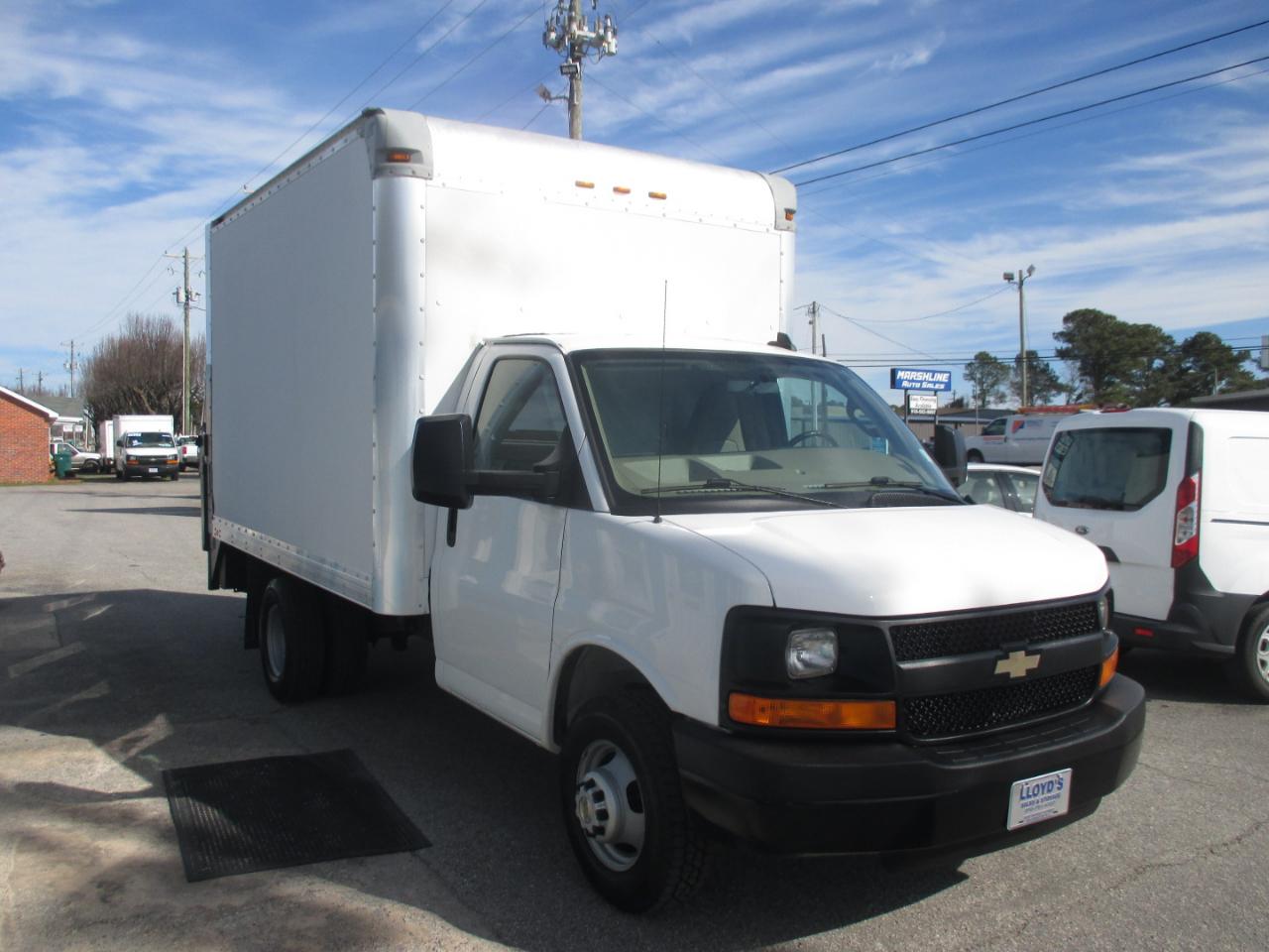 Chevrolet Express Commercial Cutaway 3500 Van 139" 2016
