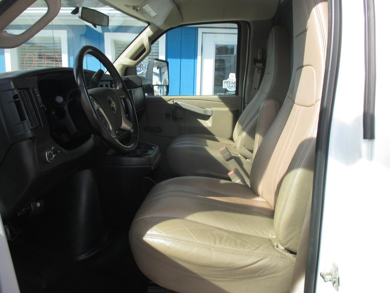 Chevrolet Express Commercial Cutaway 3500 Van 139" 2016