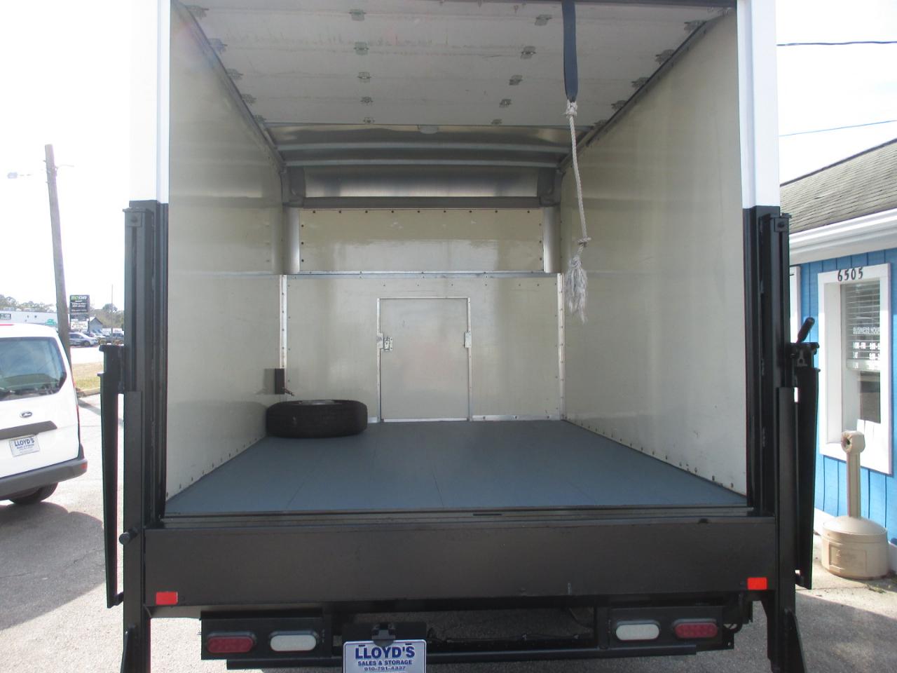 Chevrolet Express Commercial Cutaway 3500 Van 139" 2016