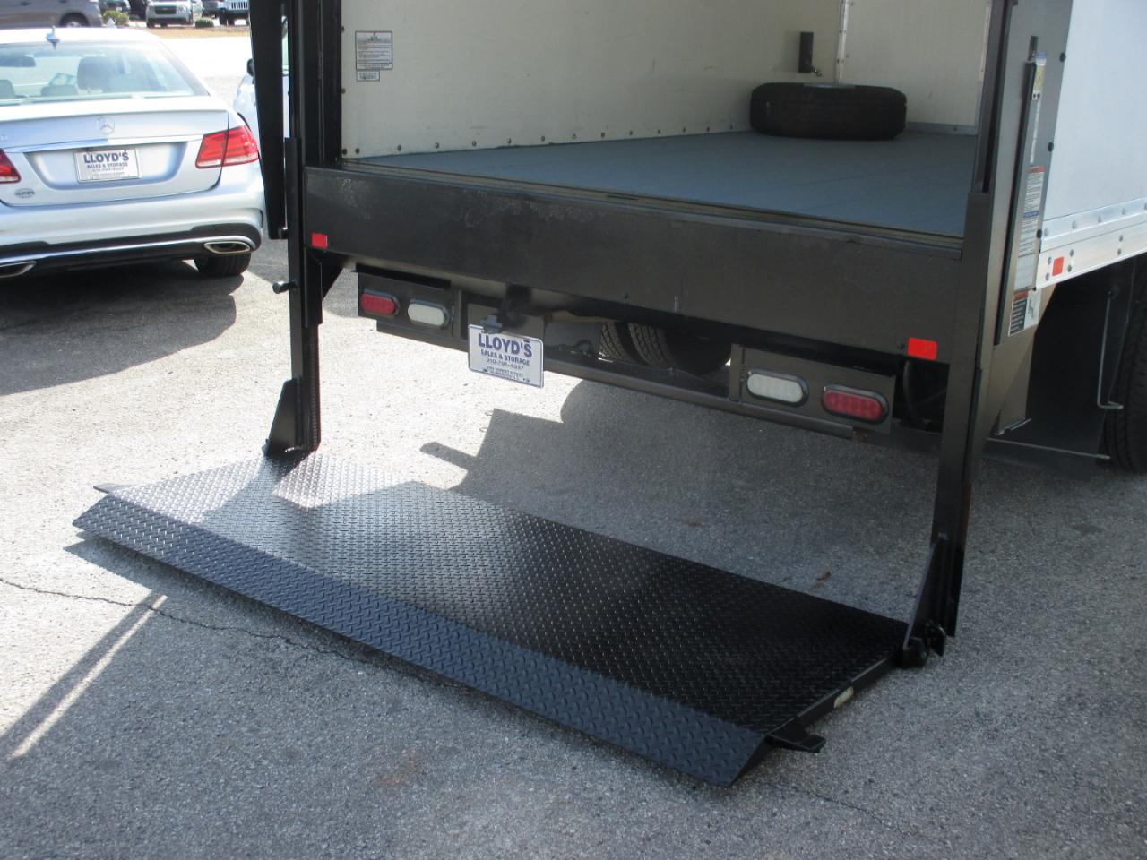 Chevrolet Express Commercial Cutaway 3500 Van 139" 2016