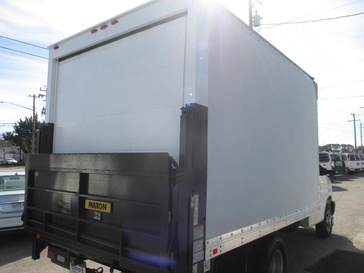 Chevrolet Express Commercial Cutaway 3500 Van 139" 2016