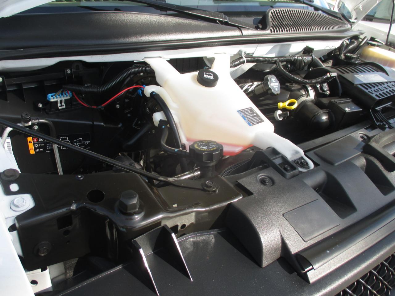 Chevrolet Express Commercial Cutaway 3500 Van 139" 2016