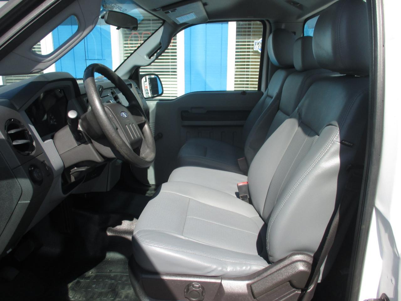 Ford Super Duty F-250 SRW 2WD Reg Cab 137" XLT 2015