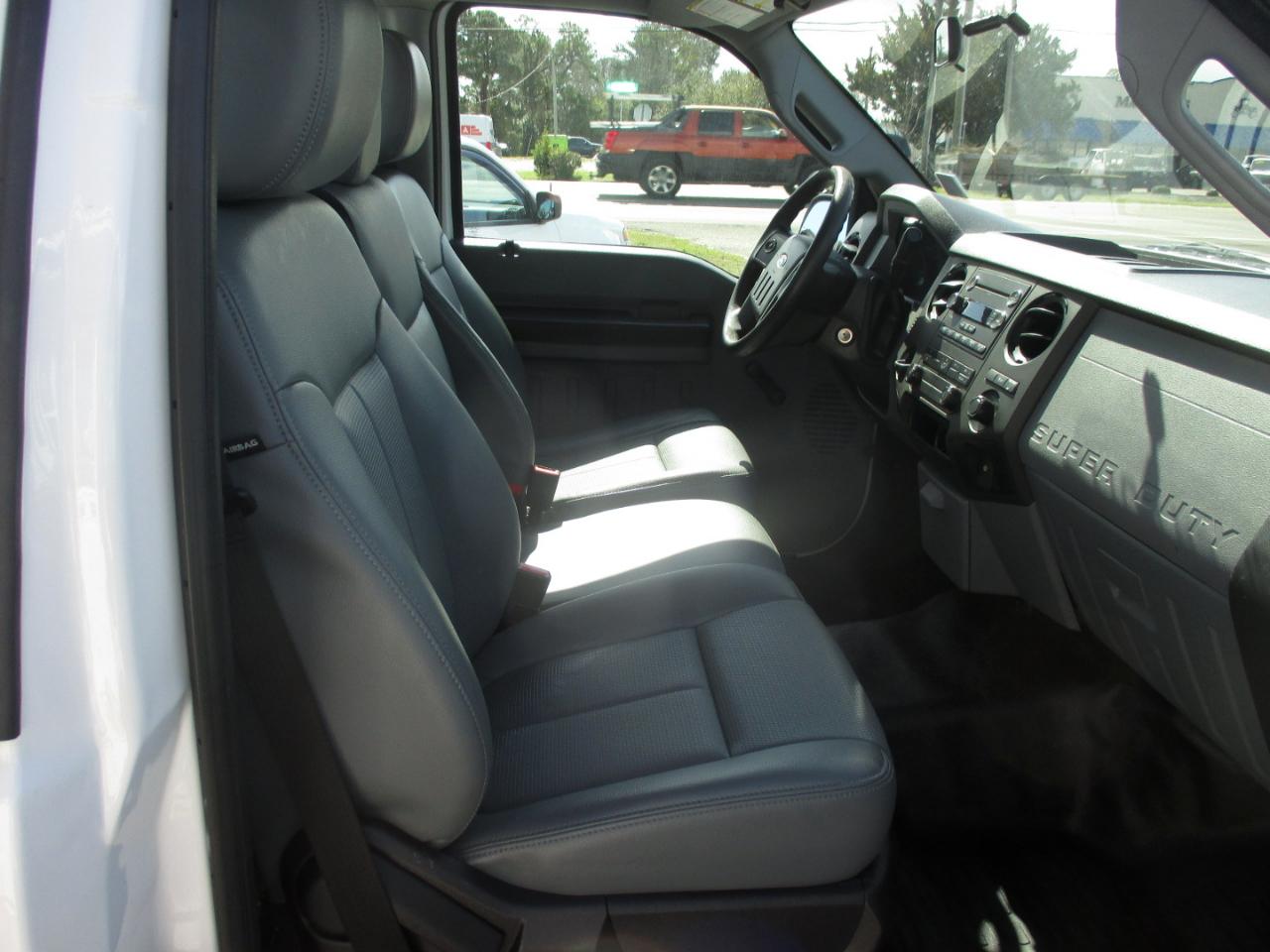 Ford Super Duty F-250 SRW 2WD Reg Cab 137" XLT 2015