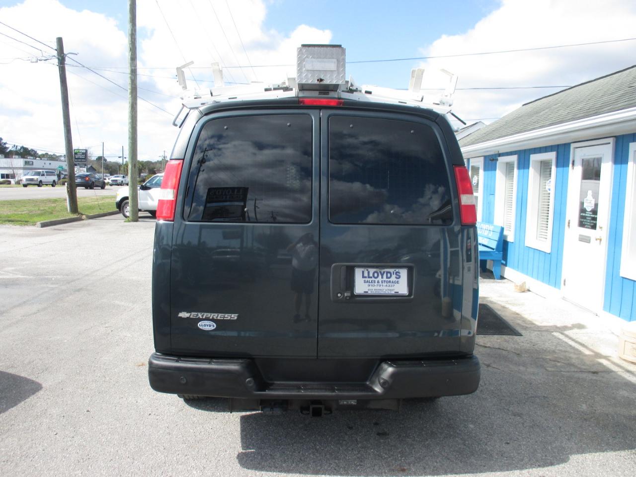 Chevrolet Express Cargo Van RWD 3500 155" 2017