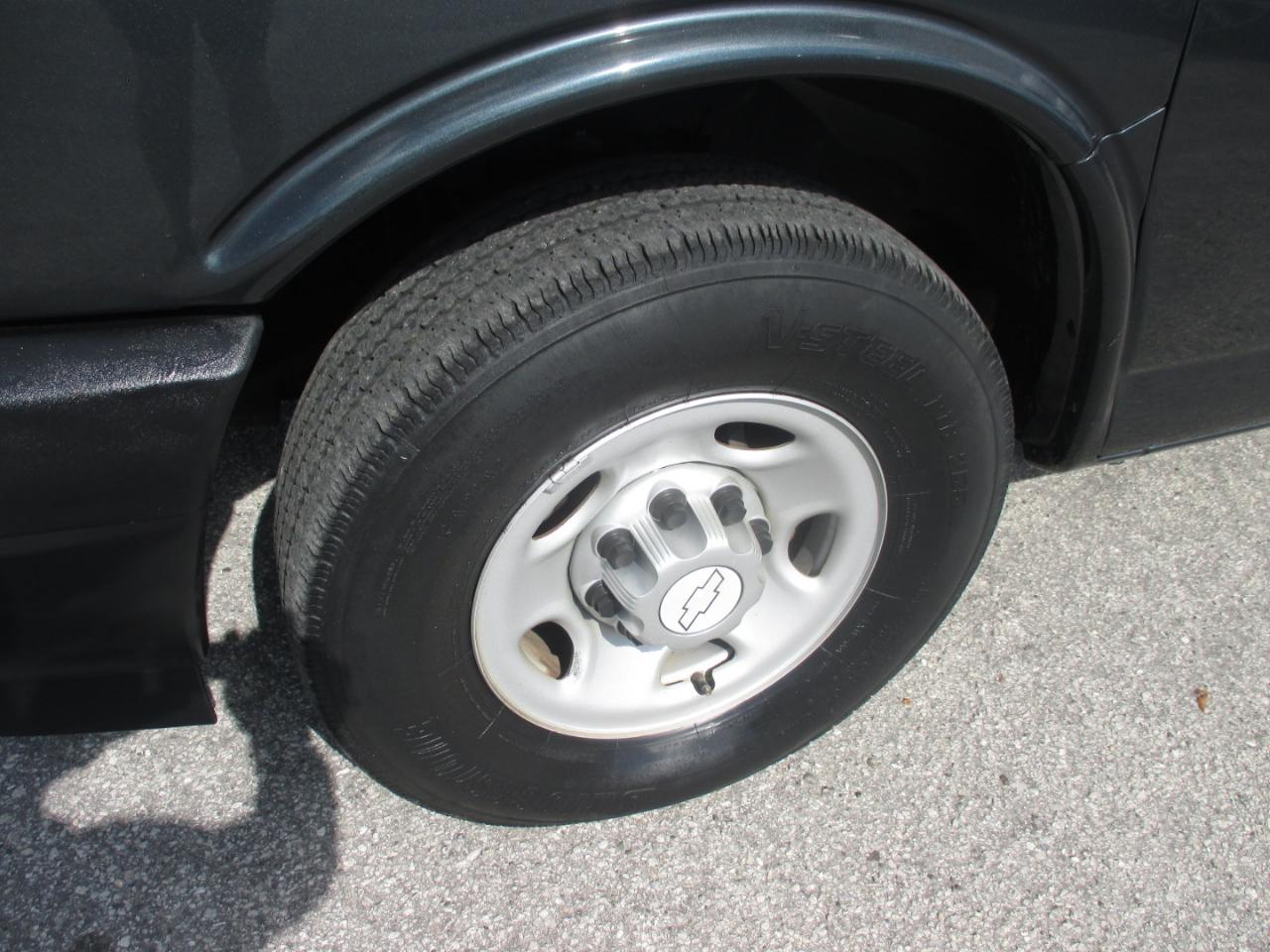 Chevrolet Express Cargo Van RWD 3500 155" 2017