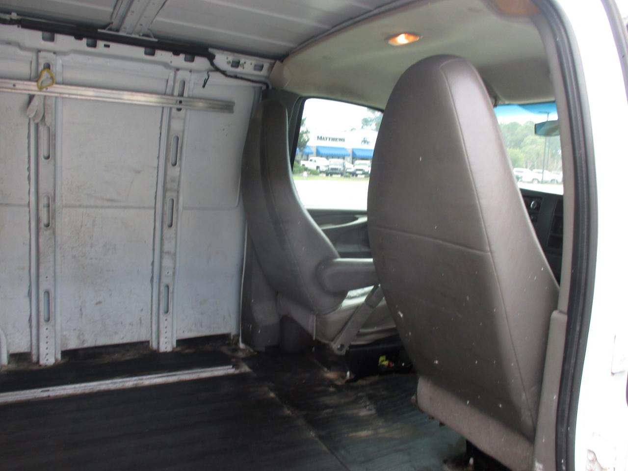 GMC Savana Cargo Van RWD 2500 155" 2014