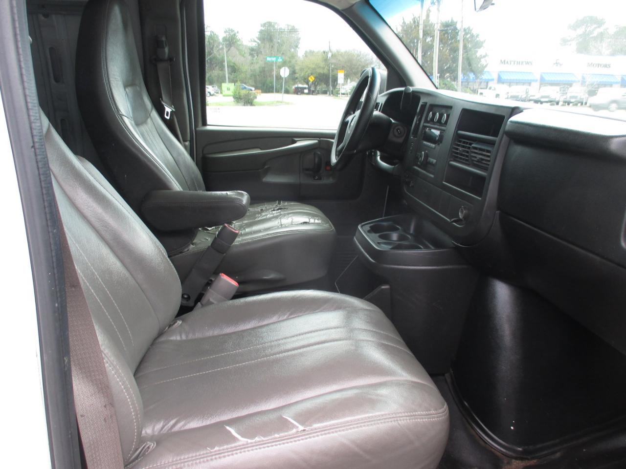 GMC Savana Cargo Van RWD 2500 155" 2014