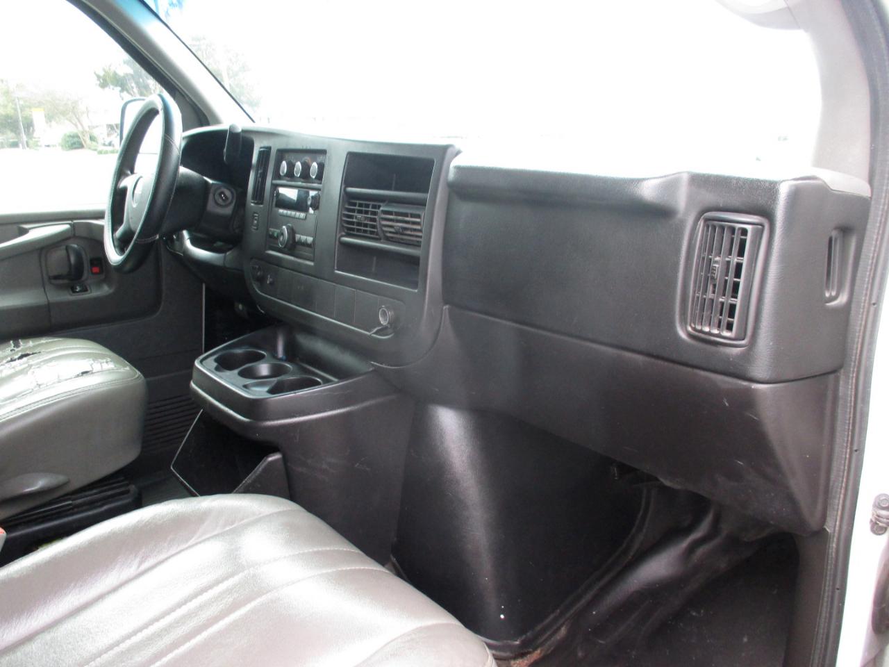 GMC Savana Cargo Van RWD 2500 155" 2014