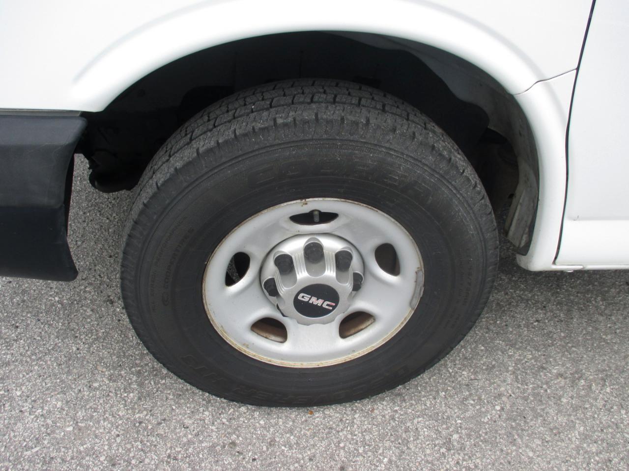 GMC Savana Cargo Van RWD 2500 155" 2014