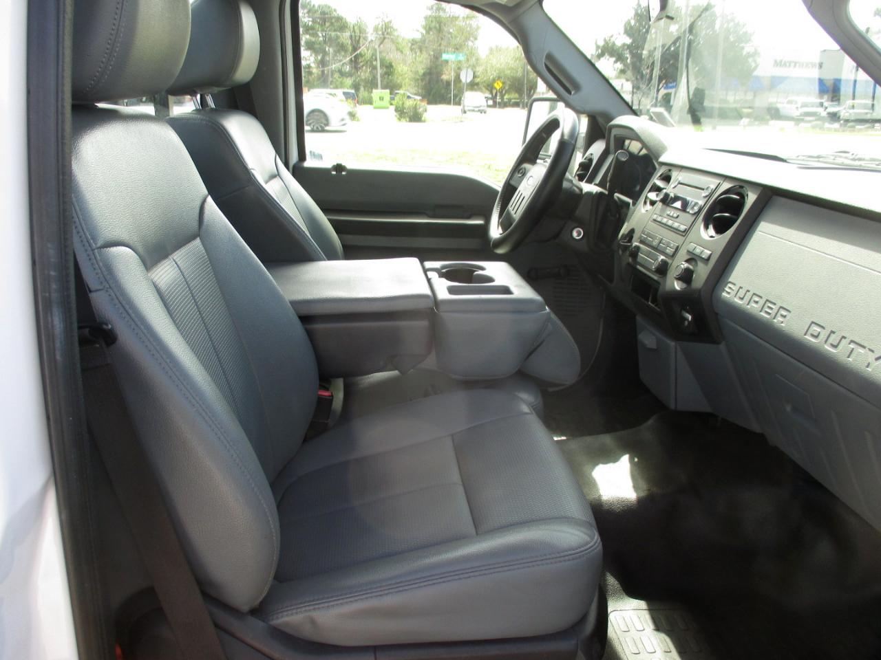 Ford Super Duty F-250 SRW 2WD Reg Cab 137" XL 2016