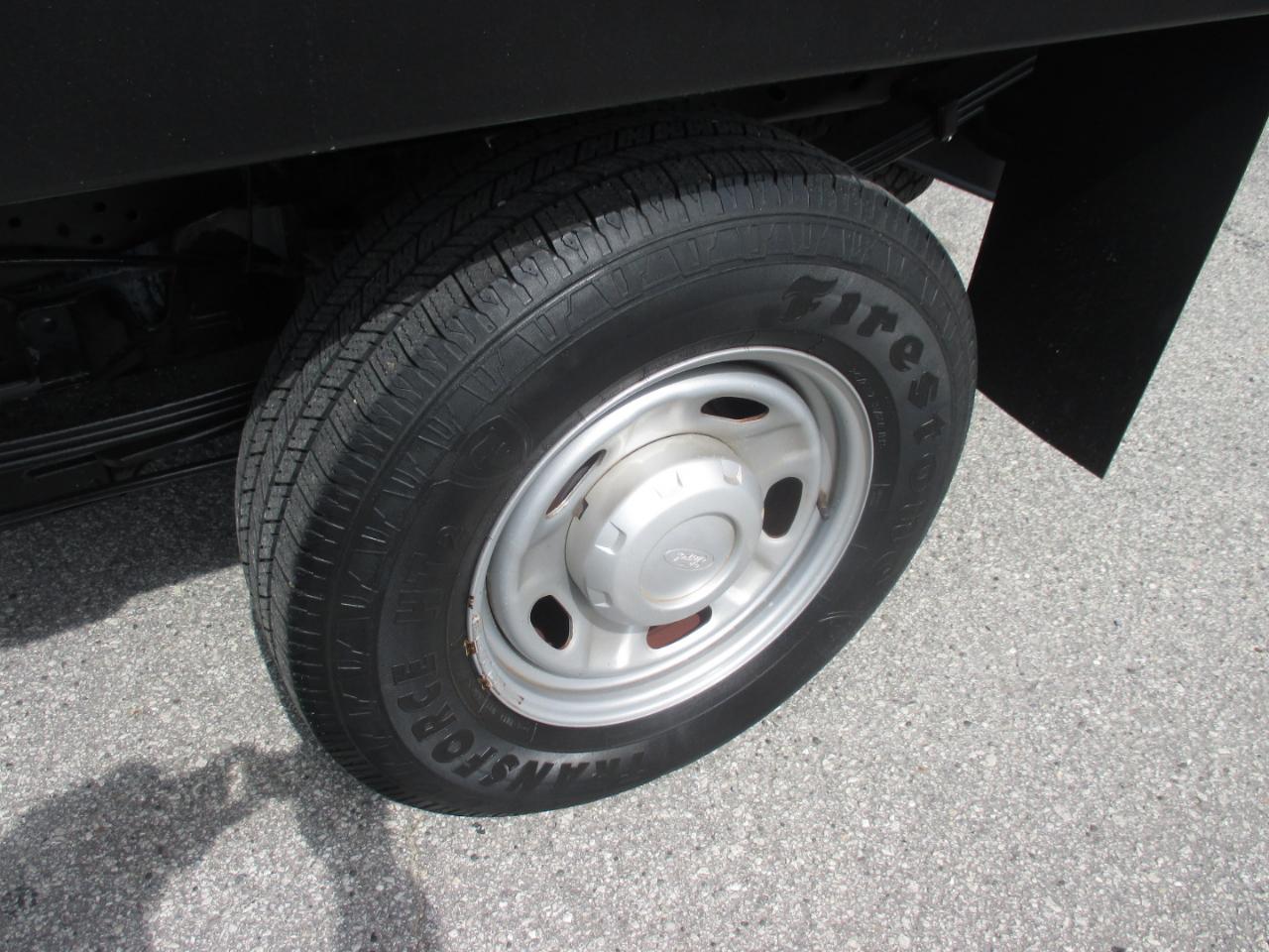 Ford Super Duty F-250 SRW 2WD Reg Cab 137" XL 2016