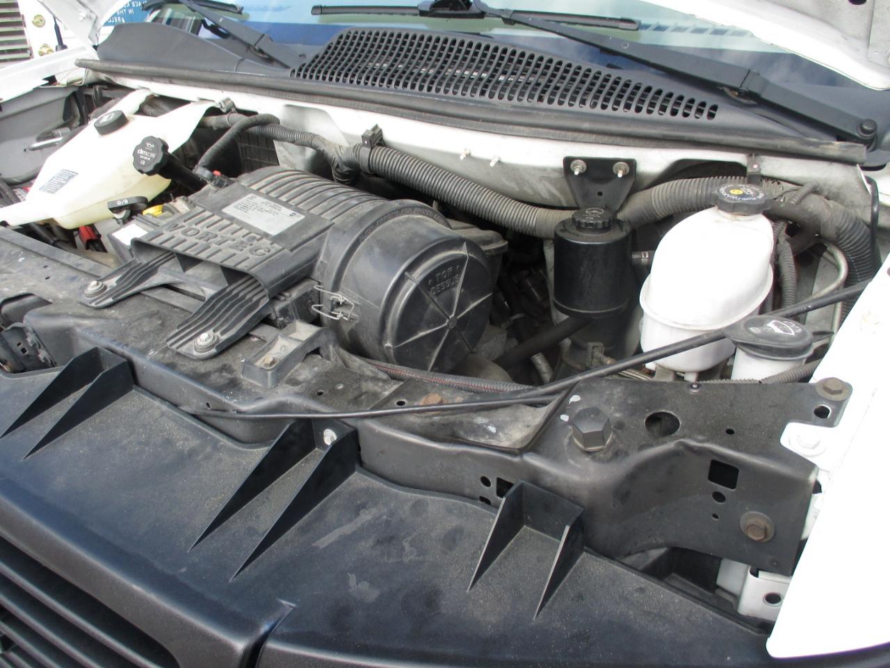 GMC Savana Cargo Van RWD 2500 135" 2017