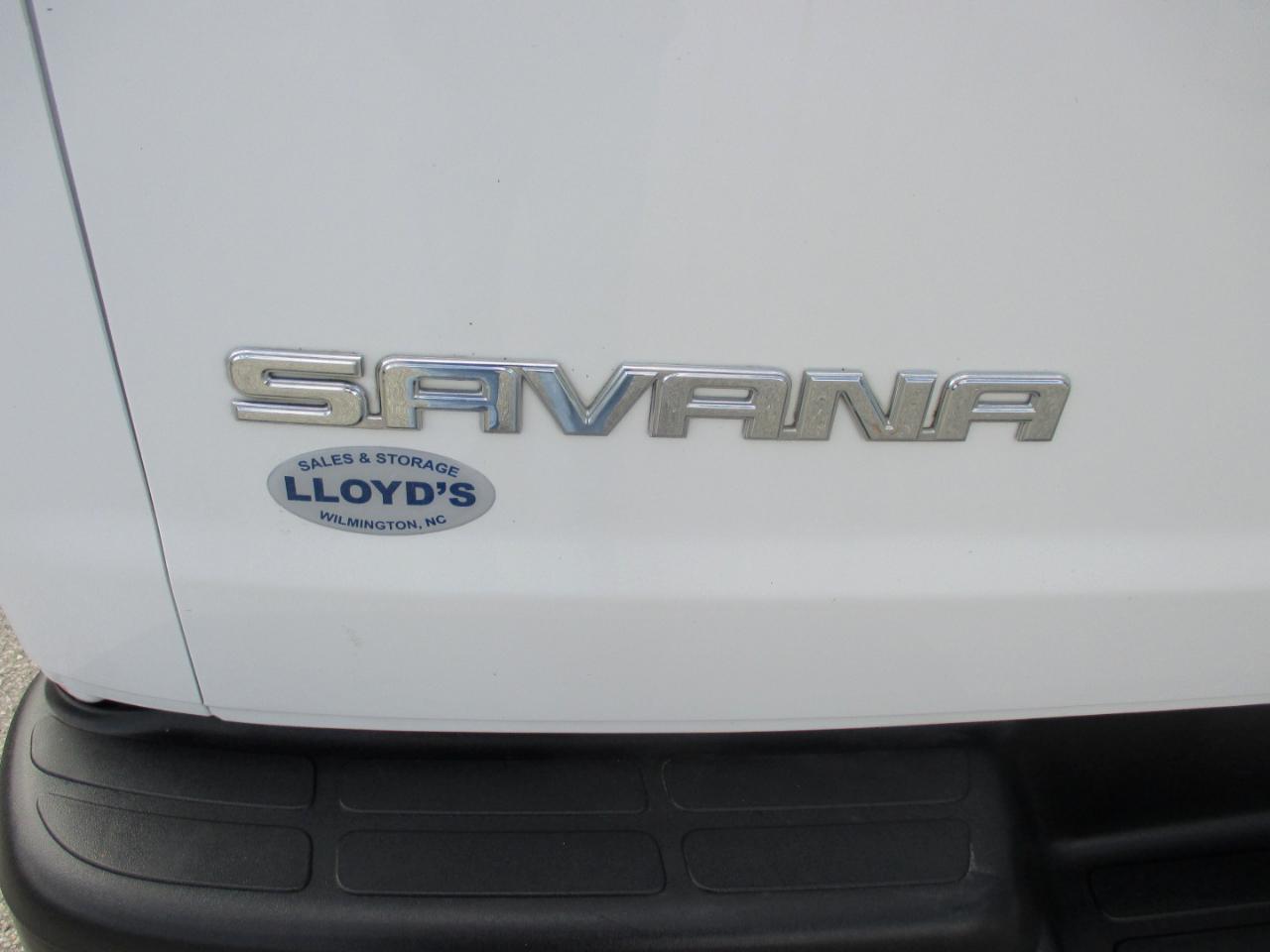 GMC Savana Cargo Van RWD 2500 135" 2017