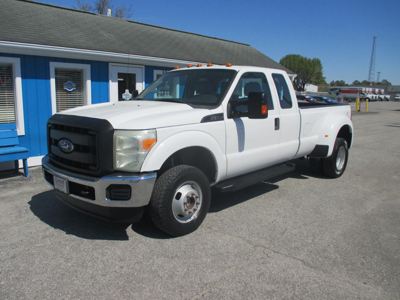 Ford Super Duty F-350 DRW Crew Cab 156" XL 4WD 2016