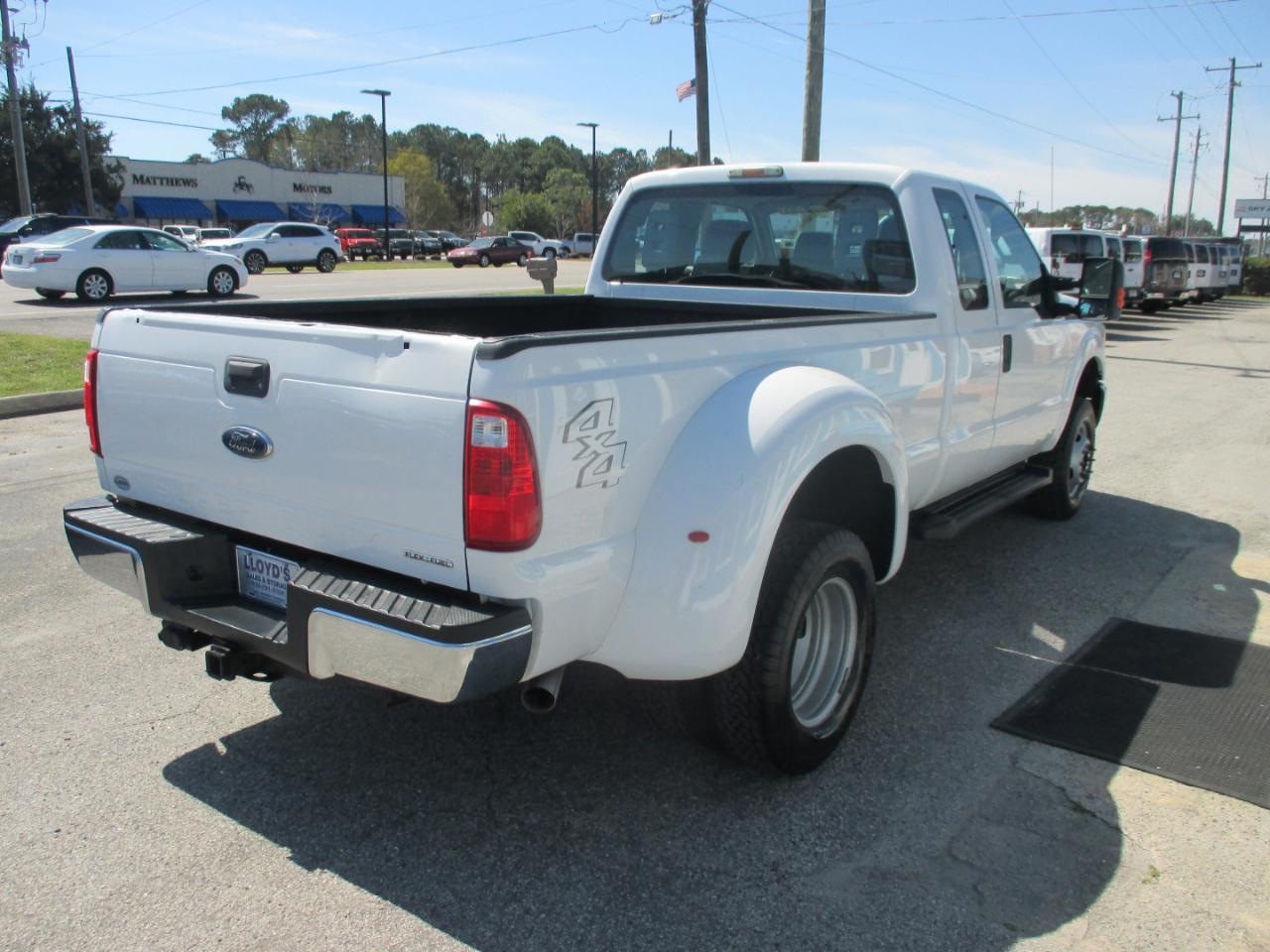 Ford Super Duty F-350 DRW Crew Cab 156" XL 4WD 2016