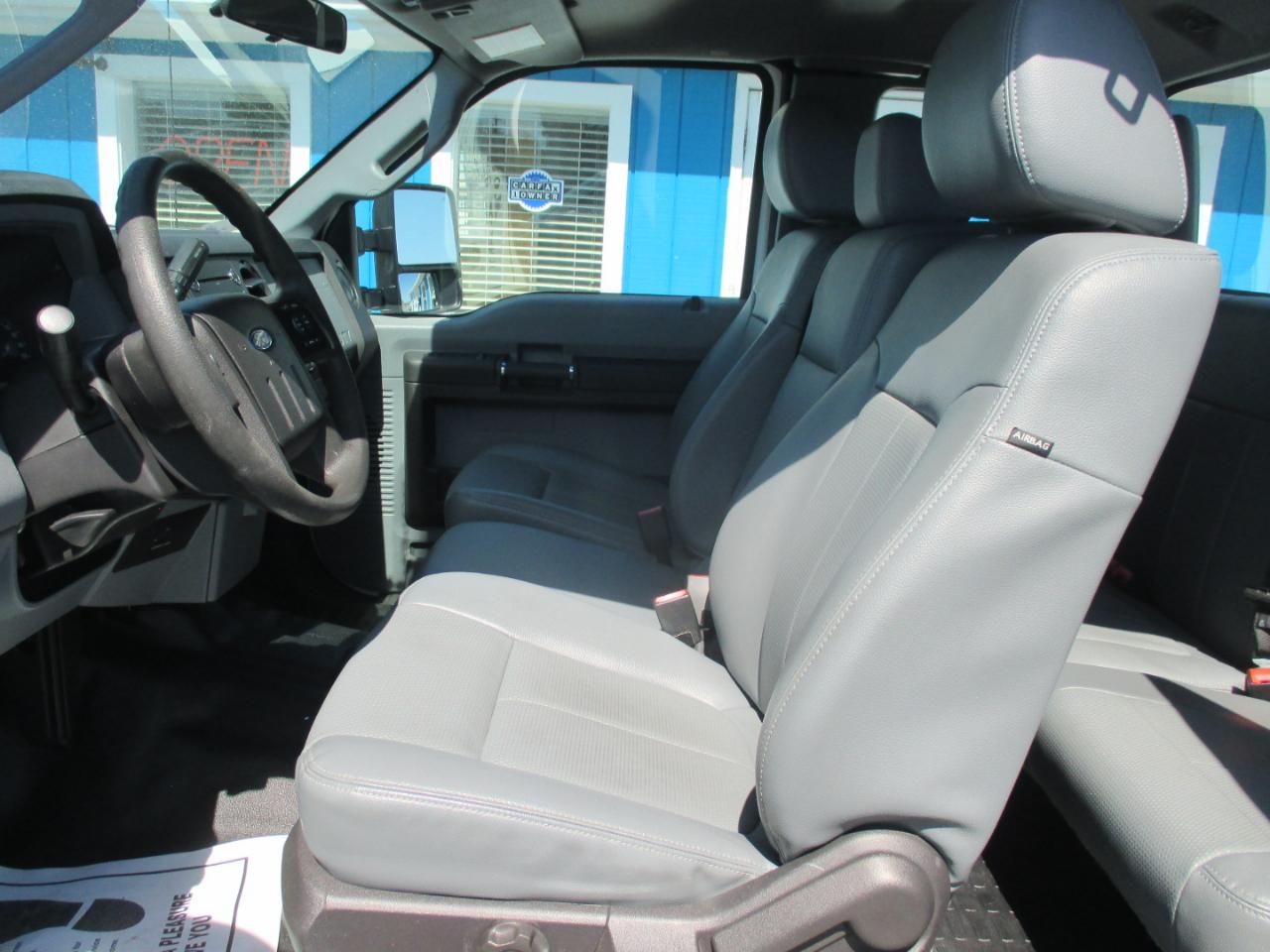 Ford Super Duty F-350 DRW Crew Cab 156" XL 4WD 2016