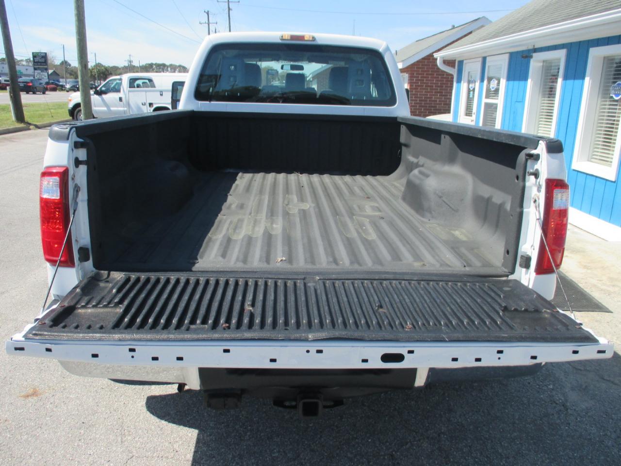 Ford Super Duty F-350 DRW Crew Cab 156" XL 4WD 2016