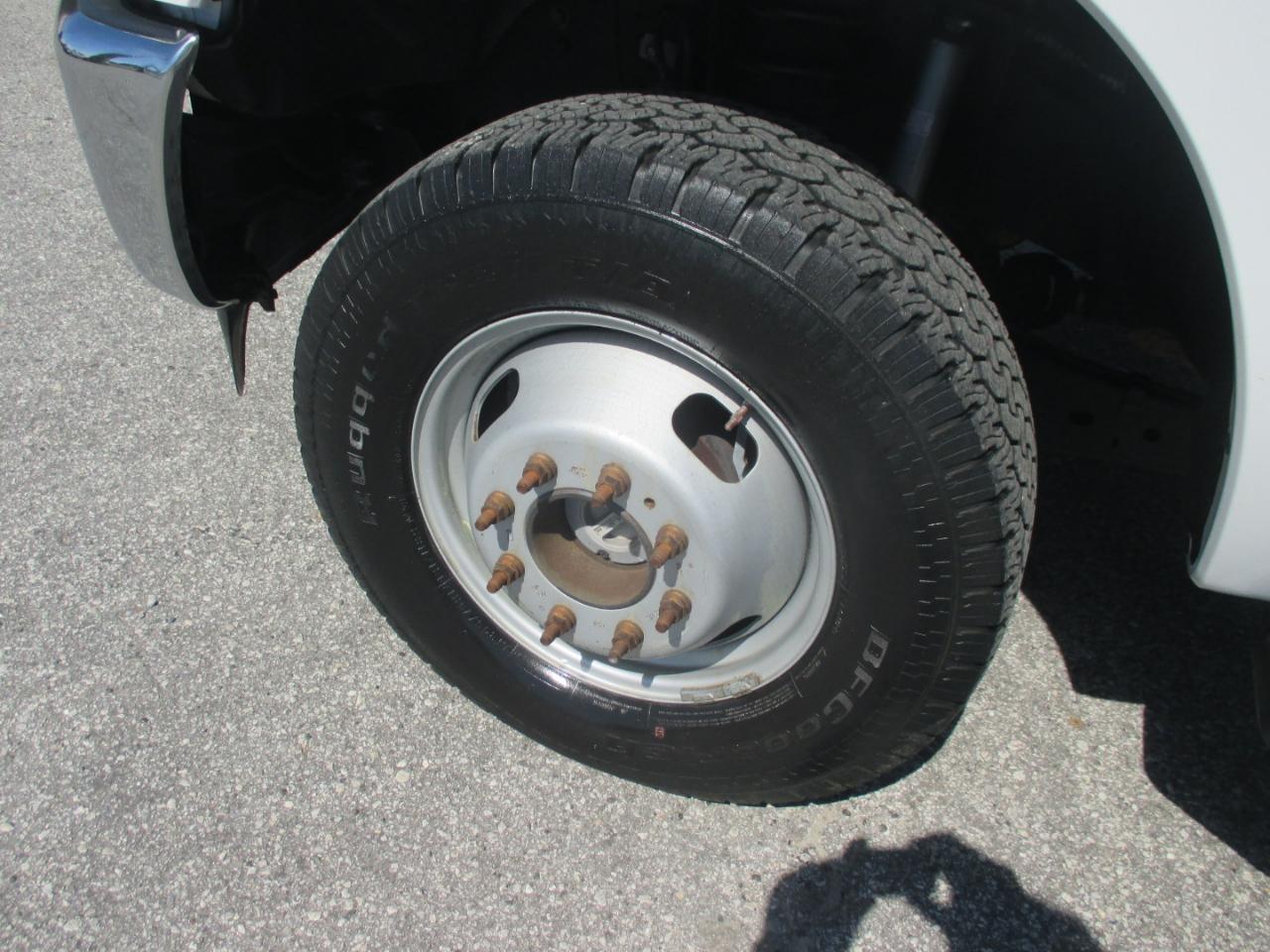 Ford Super Duty F-350 DRW Crew Cab 156" XL 4WD 2016