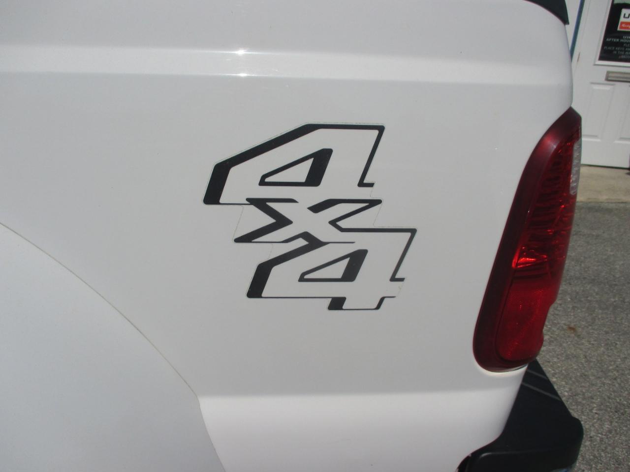 Ford Super Duty F-350 DRW Crew Cab 156" XL 4WD 2016