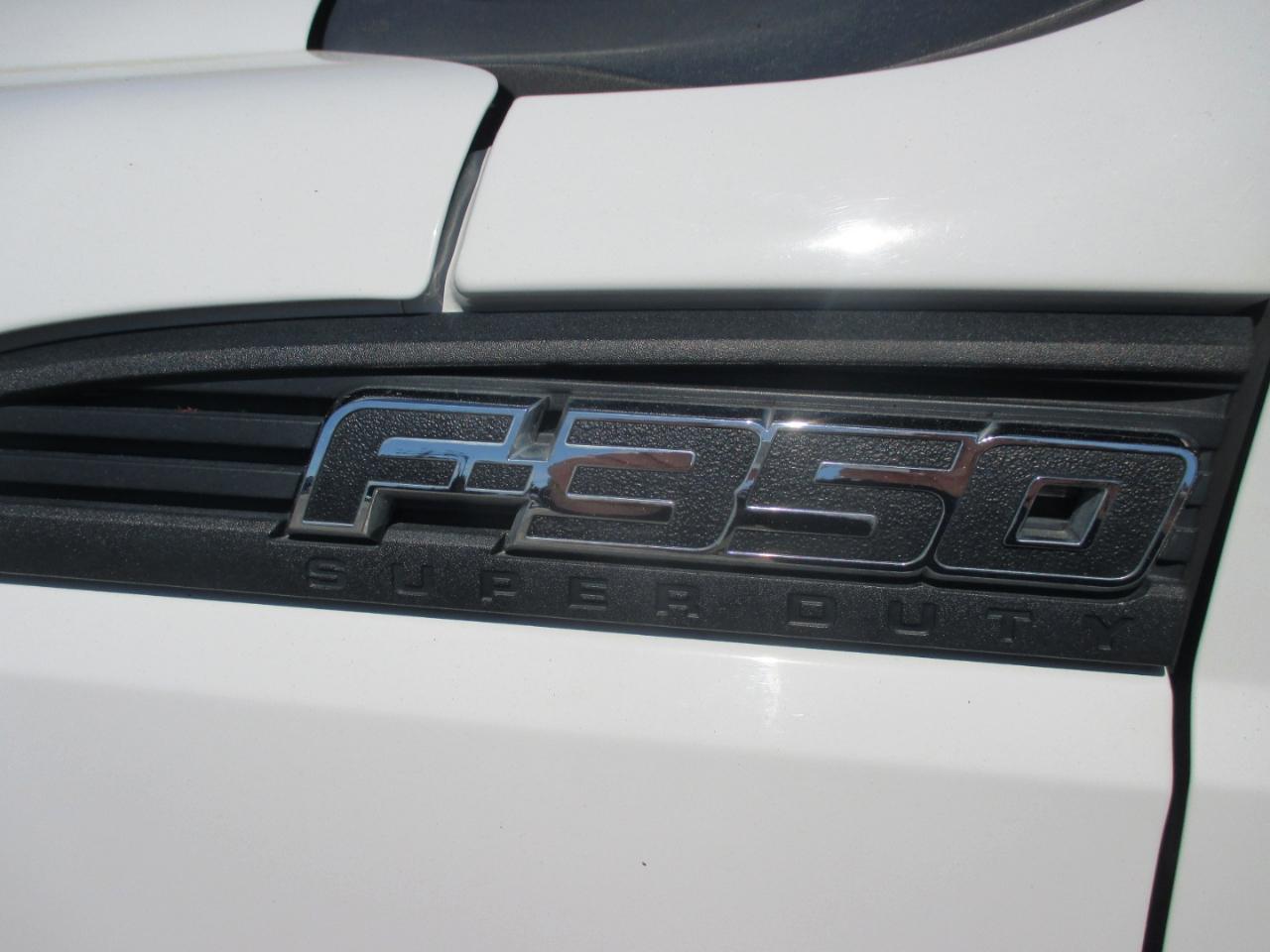 Ford Super Duty F-350 DRW Crew Cab 156" XL 4WD 2016