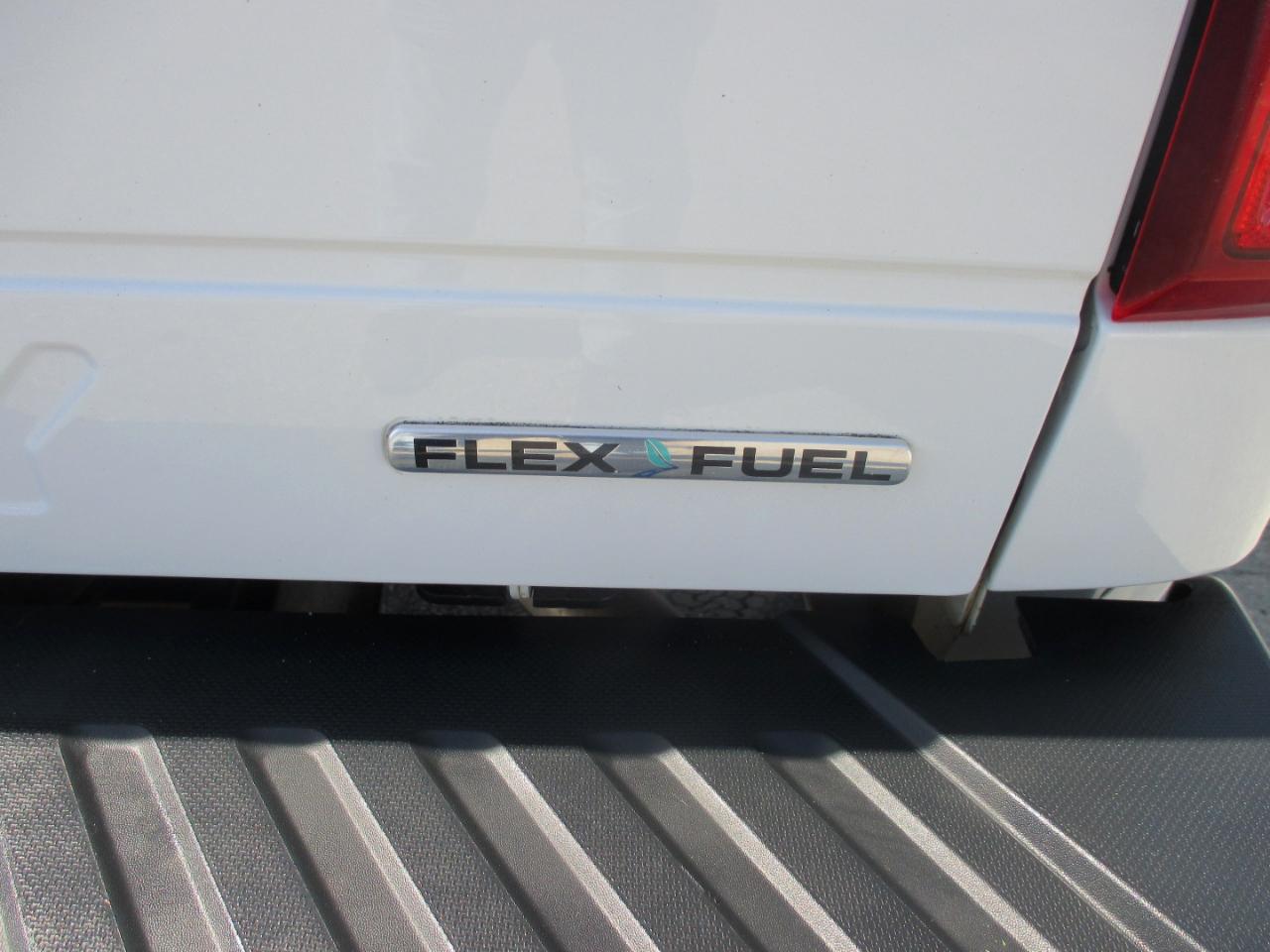 Ford Super Duty F-350 DRW Crew Cab 156" XL 4WD 2016