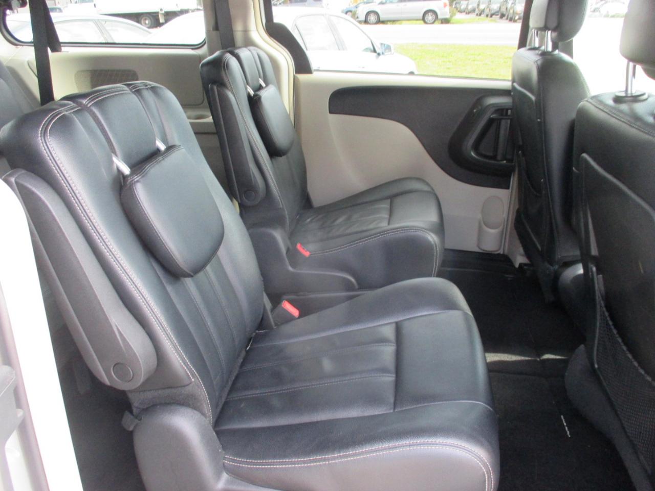 Chrysler Town & Country 4dr Wgn Touring 2016