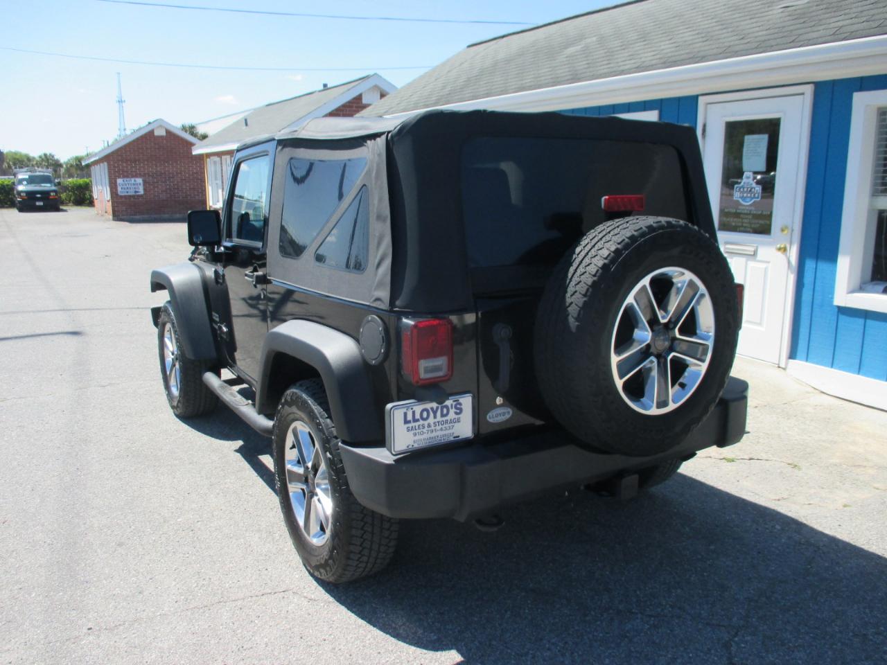 Jeep Wrangler 4WD 2dr Sport 2010