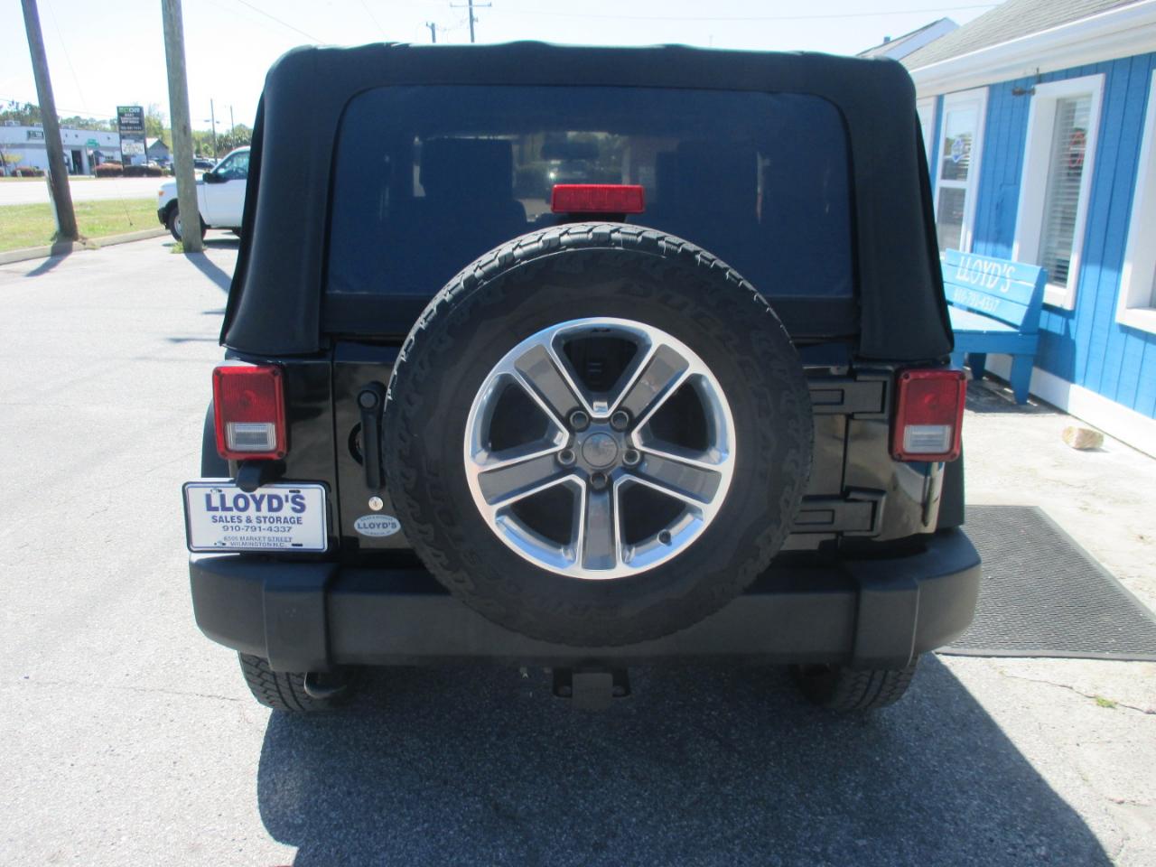 Jeep Wrangler 4WD 2dr Sport 2010