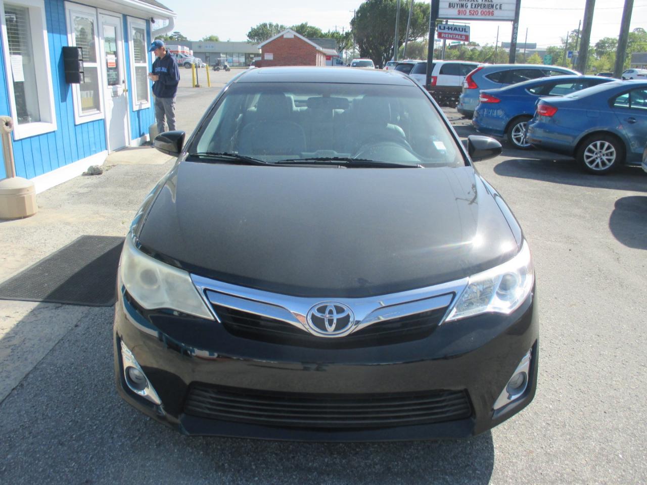 Toyota Camry 2014.5 4dr Sdn I4 Auto XLE (Natl) 2014