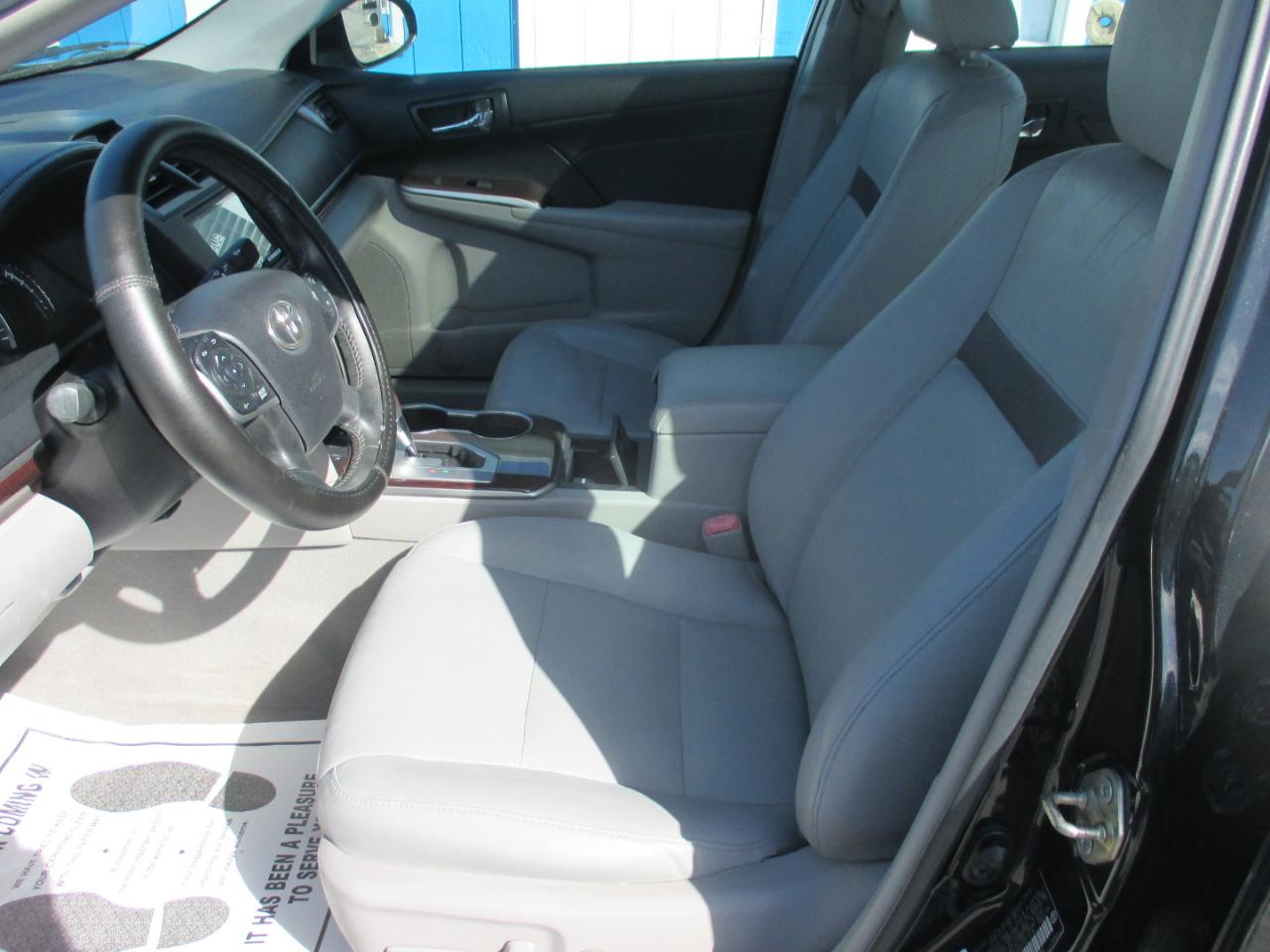 Toyota Camry 2014.5 4dr Sdn I4 Auto XLE (Natl) 2014