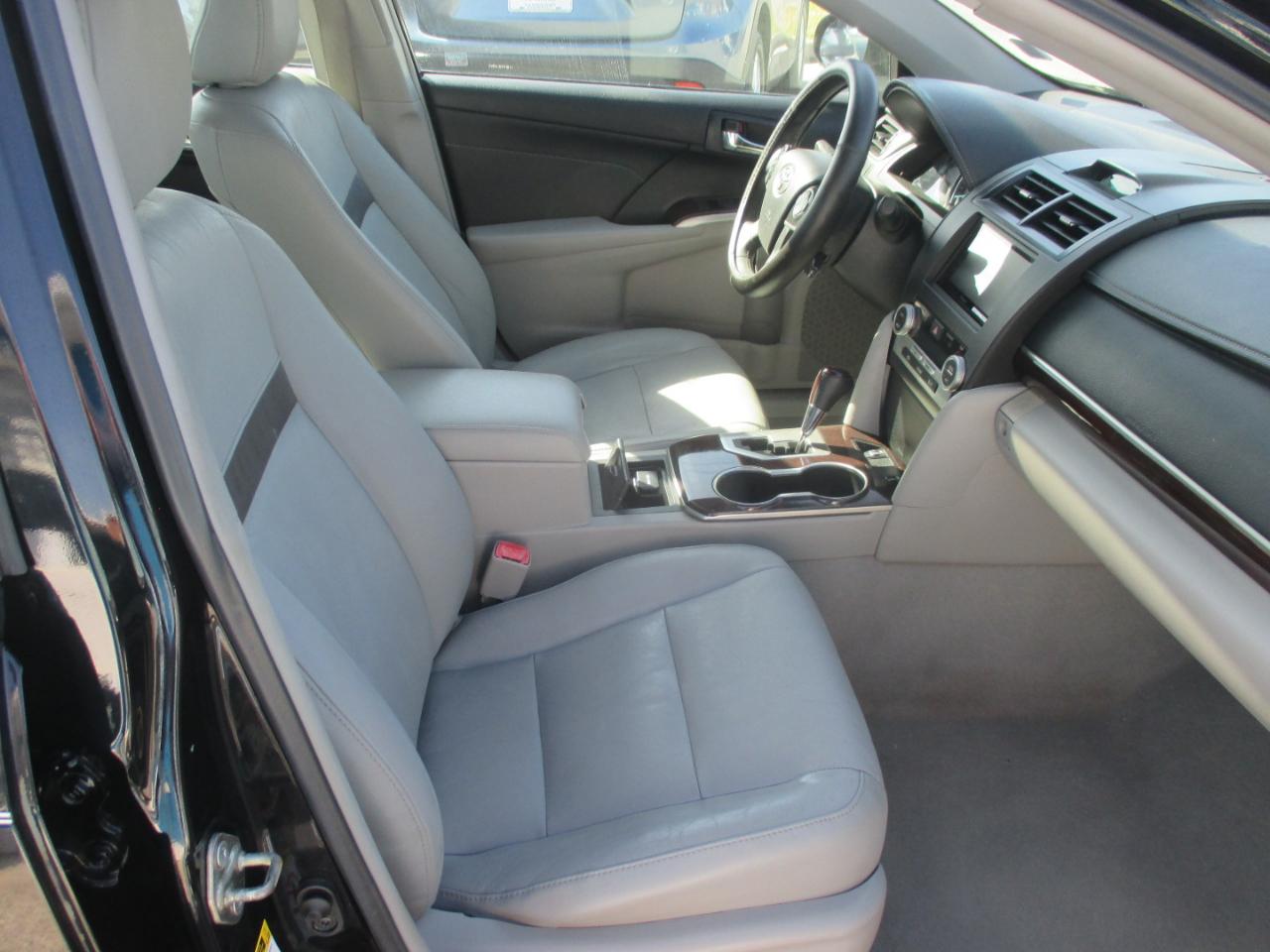 Toyota Camry 2014.5 4dr Sdn I4 Auto XLE (Natl) 2014