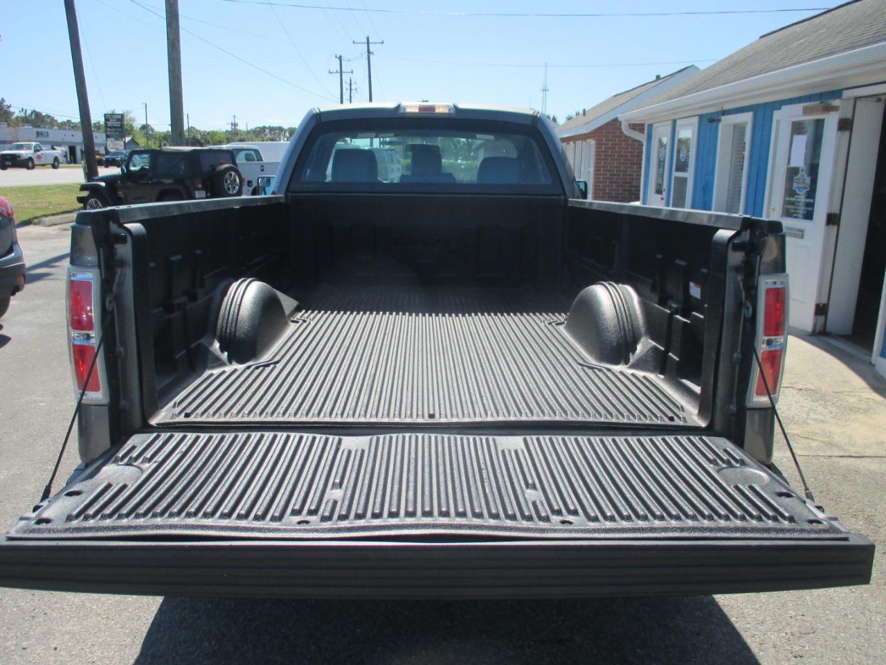 Ford F-150 2WD Reg Cab 126" XL 2014