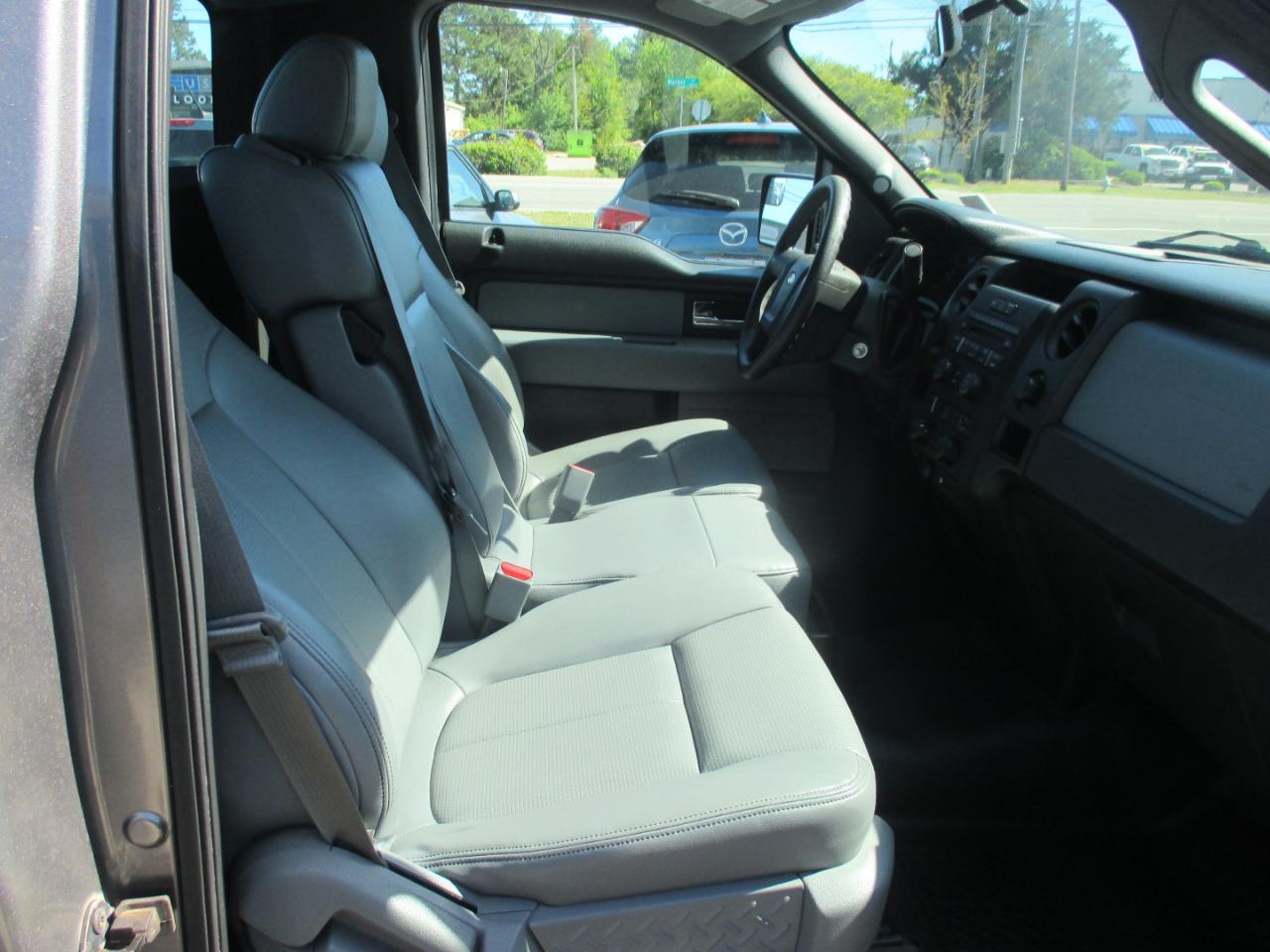 Ford F-150 2WD Reg Cab 126" XL 2014