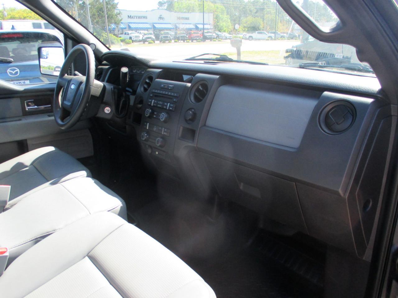 Ford F-150 2WD Reg Cab 126" XL 2014