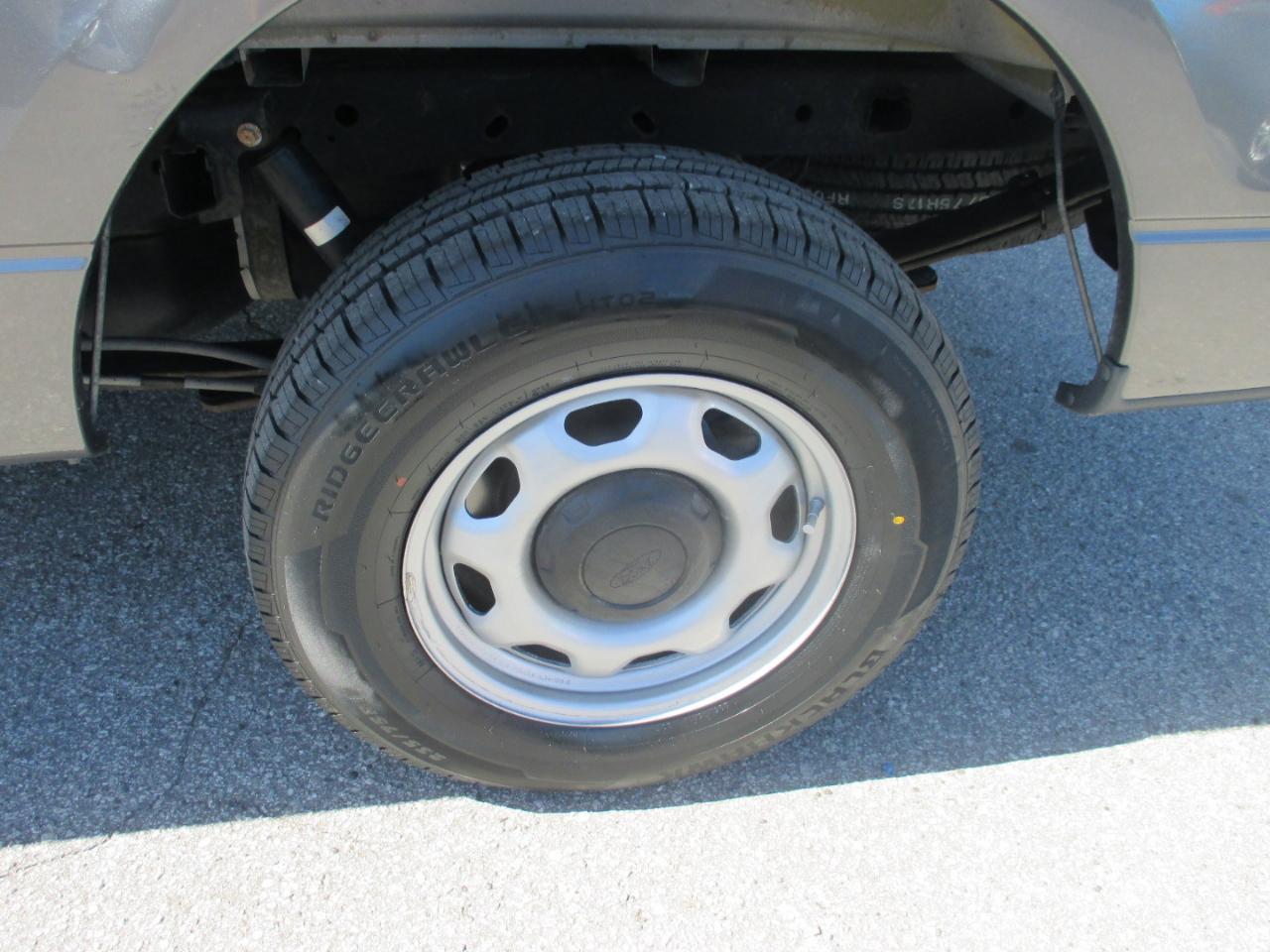 Ford F-150 2WD Reg Cab 126" XL 2014