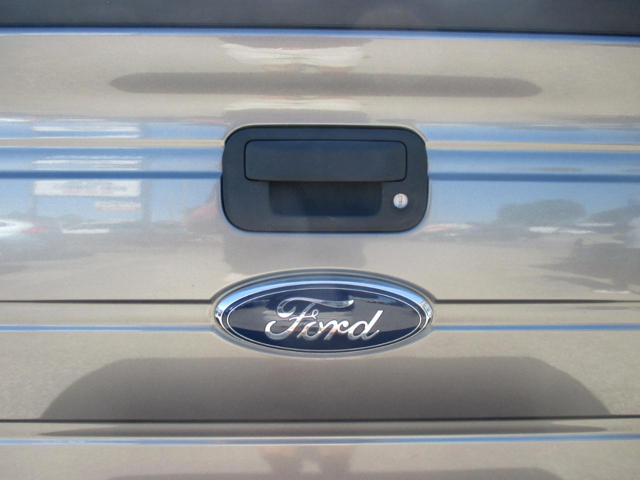 Ford F-150 2WD Reg Cab 126" XL 2014