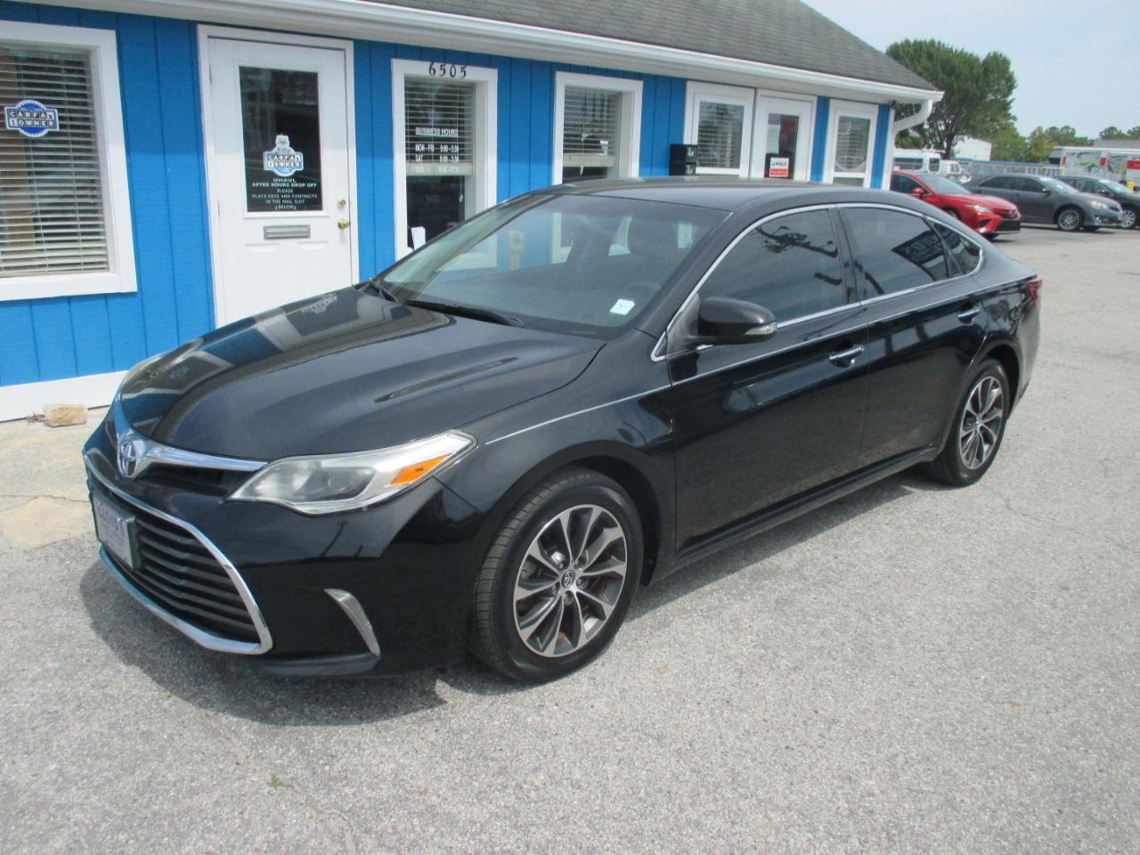 Toyota Avalon 4dr Sdn XLE Premium (Natl) 2016