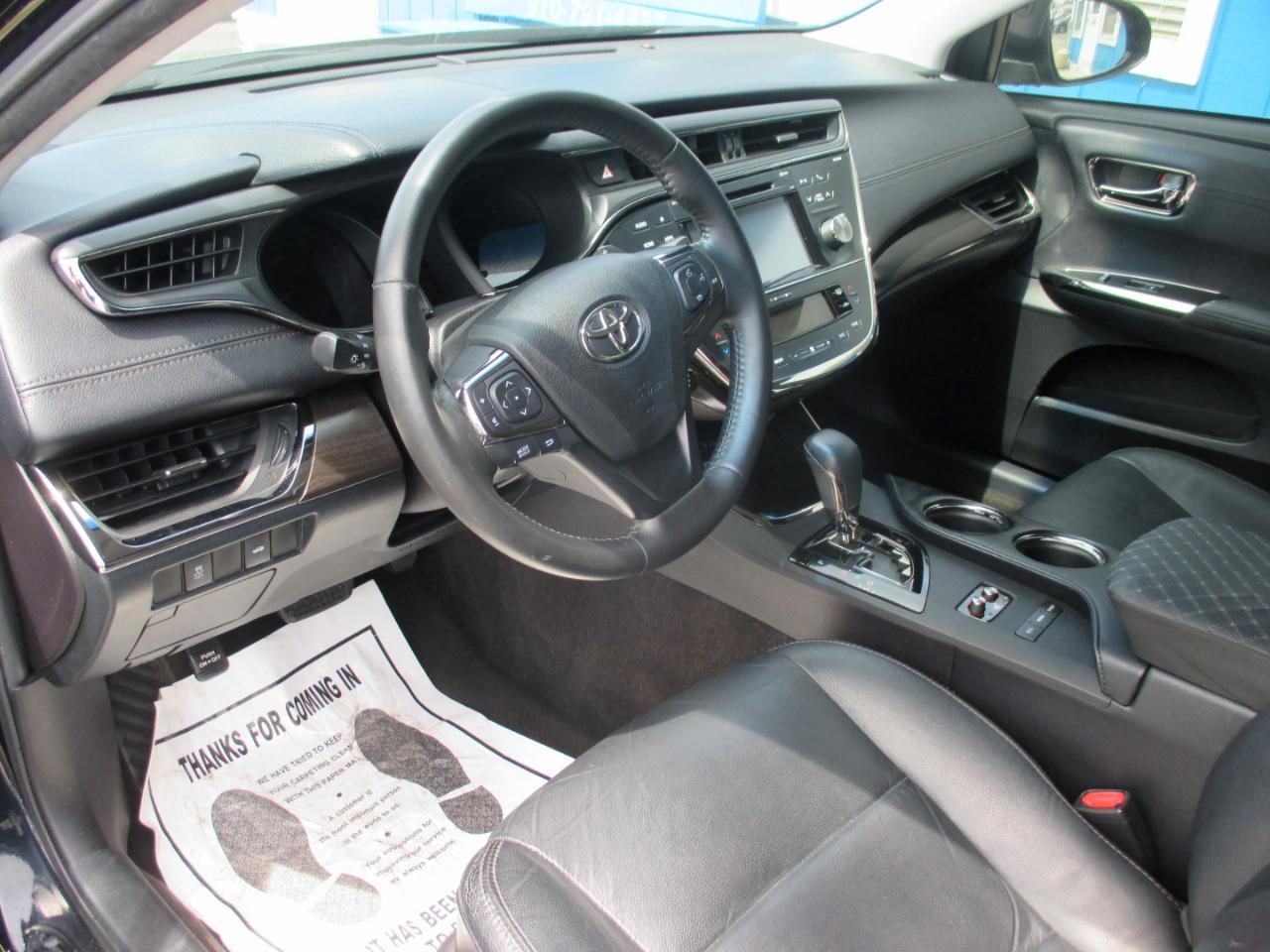 Toyota Avalon 4dr Sdn XLE Premium (Natl) 2016