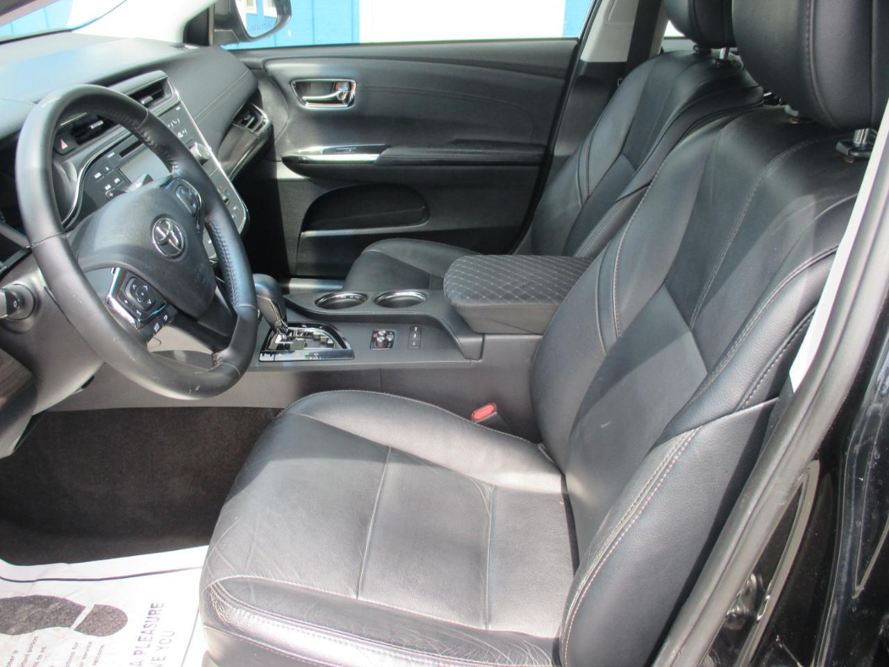 Toyota Avalon 4dr Sdn XLE Premium (Natl) 2016