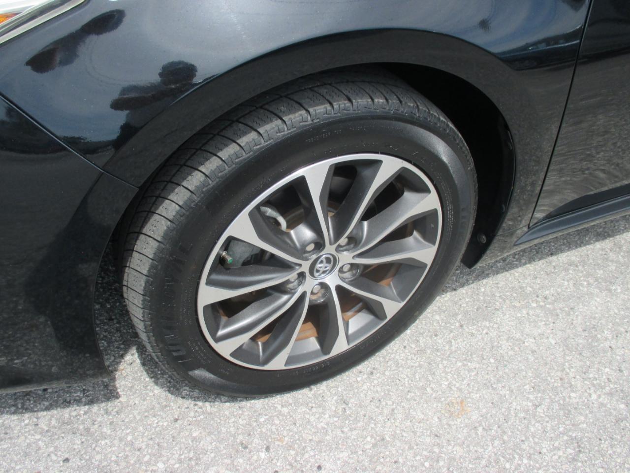 Toyota Avalon 4dr Sdn XLE Premium (Natl) 2016