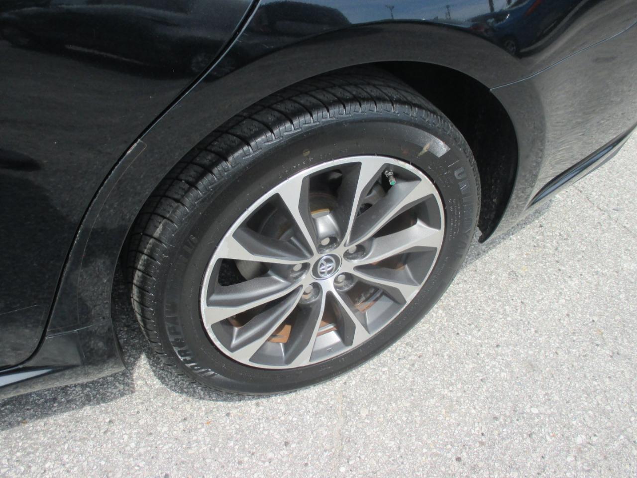 Toyota Avalon 4dr Sdn XLE Premium (Natl) 2016