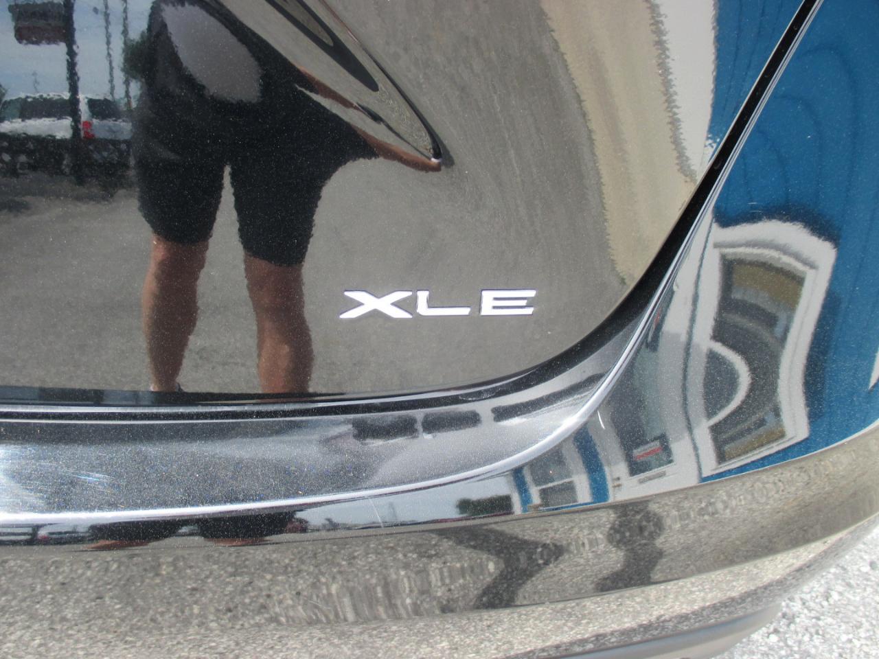 Toyota Avalon 4dr Sdn XLE Premium (Natl) 2016