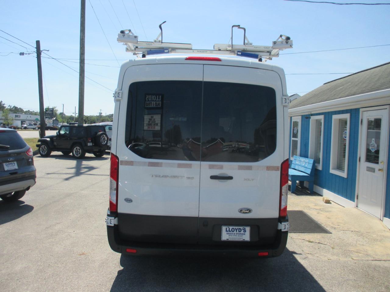 Ford Transit Wagon T-150 130" Med Roof XLT Sliding RH Dr 2017