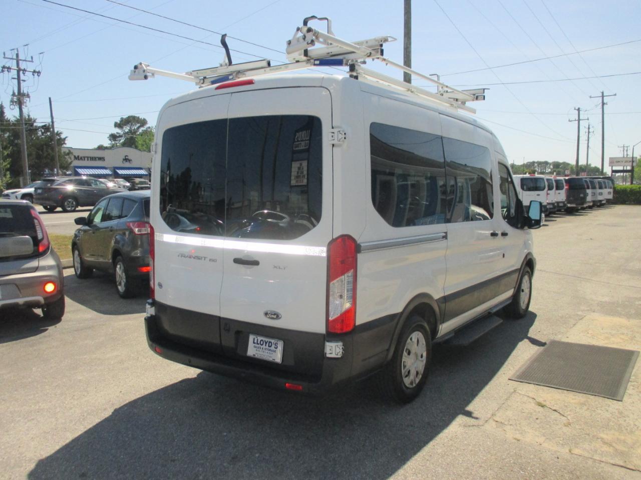 Ford Transit Wagon T-150 130" Med Roof XLT Sliding RH Dr 2017